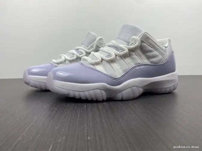 11 Pure Violet Air Jordan WMNS AH7860-101 Low 0503
